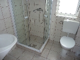 baie proprie, casa la cheie