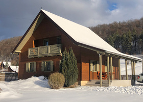 szallas-zetevaralja-fischer-tunde-kulcsoshaz